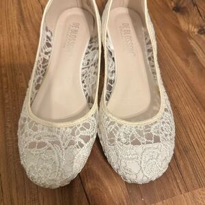 David's Bridal Lace Ballet Flats in white